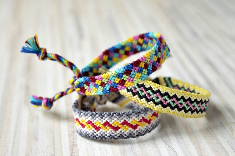 Very Easy To Make Friendship Bracelets