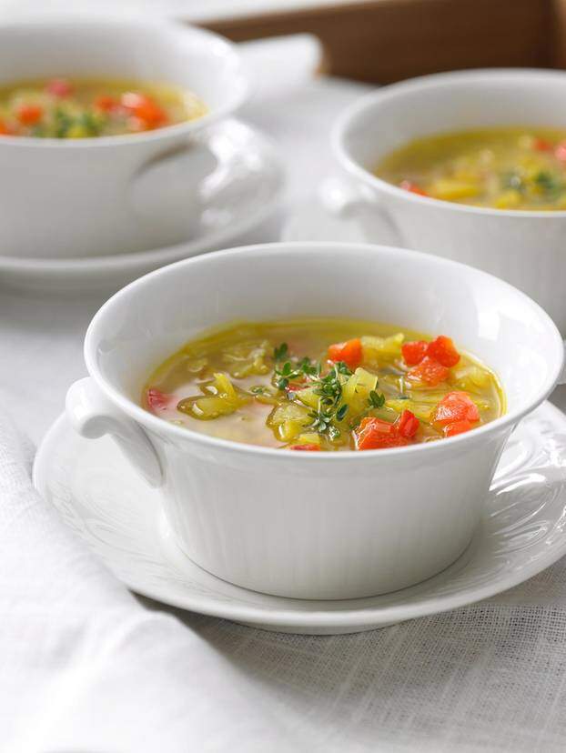 The Cabbage Soup Diet: Lose Weight Quickly with The Miracle Soup